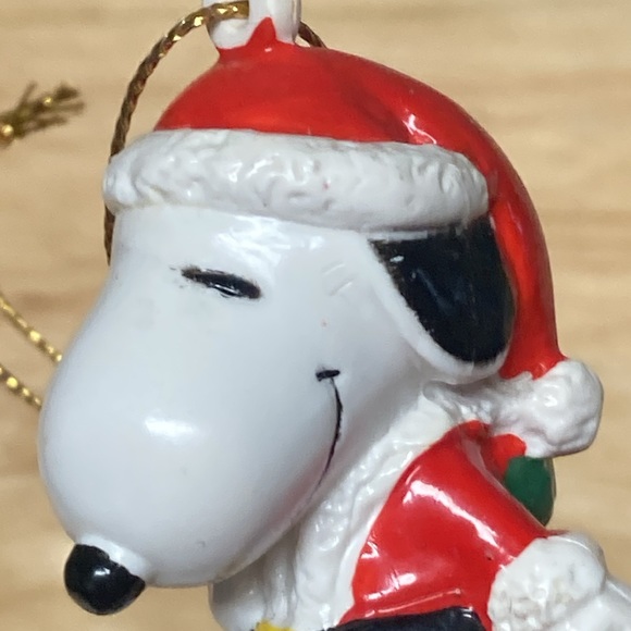 Vintage Snoopy Christmas Ornament by United Feature Syndicates Santa on Chimney - Picture 5 of 7